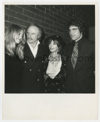 1a785 SHAMPOO candid 8x10 still 1975 Goldie Hawn, Beatty, Warden & Lee Grant at screening!