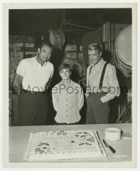 1a788 SHENANDOAH candid 8.25x10 still 1965 director McLaglen & Stewart w/ Alford by birthday cake!