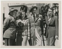 1a894 TOO HOT TO HANDLE candid deluxe 8x10 key book still 1938 Gable & Loy visited by real news men!