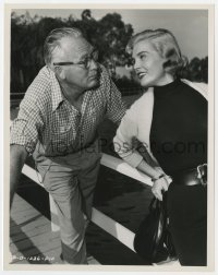 1a905 TWO OF A KIND candid 8x10.25 still 1951 Lizabeth Scott & assistant director chat by Lippman!