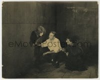 1a918 UNKNOWN STILL deluxe 8x10 still 1920s Clara Bow-like woman emerging from wall, help identify!