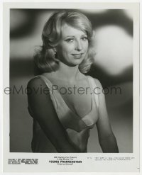 1a992 YOUNG FRANKENSTEIN 8x10 still 1974 Teri Garr as Inga, the buxom nurse who assists the doctor!