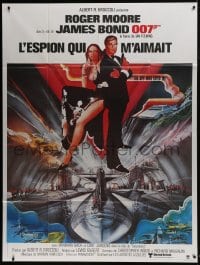 1c912 SPY WHO LOVED ME French 1p R1984 art of Roger Moore as James Bond & Barbara Bach by Bob Peak!