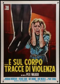 1c277 HOUSE OF WHIPCORD Italian 1p 1977 Serafini art of terrified girl screaming at dead body!