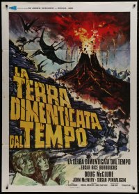 1c301 LAND THAT TIME FORGOT Italian 1p 1975 Edgar Rice Burroughs, cool dinosaur & volcano art!