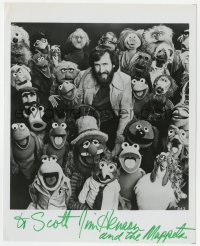 1h589 JIM HENSON signed 8x10 publicity still 1980s wonderful portrait with all of his Muppets!