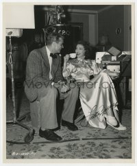 1h432 LORETTA YOUNG signed 8.25x10 still 1951 candid with Kent Smith on set of Paula by Van Pelt!
