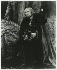 1h488 RICHARD HARRIS signed stage play 8x10 still 1980s portrait as King Arthur in Camelot!