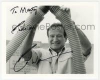 1h978 ROBIN WILLIAMS signed 8x10 REPRO still 1980s smiling close up holding hose over his head!