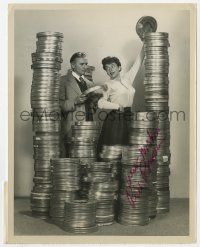 1h507 RUTH ROMAN signed TV 7x9 still 1958 when she was in Fireside Theatre's He Came for the Money!