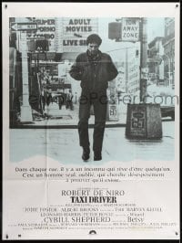 1j944 TAXI DRIVER French 1p 1976 classic image of Robert De Niro on street, Martin Scorsese!