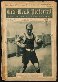 1j042 NEW YORK TIMES newspaper section Aug 5, 1926 Rudolph Valentino in boxing gloves before passing
