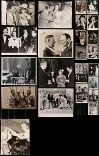 1s905 LOT OF 25 CELEBRITY NEWS PHOTOS 1930s-1970s great images with printed news information!