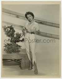 2a345 GIANT deluxe 8x10 still 1956 Elizabeth Taylor in cool outfit by bonsai tree & bamboo!