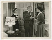 2a291 FATHER OF THE BRIDE 8x10.25 still 1950 Spencer Tracy between Elizabeth Taylor & Joan Bennett!