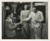2a881 THEY MET IN BOMBAY 8x10 still 1941 Rosalind Russell between Clark Gable & Peter Lorre!