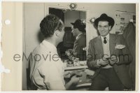 2a987 WUTHERING HEIGHTS candid 8x12 key book still 1939 happy Laurence Olivier in his dressing room!