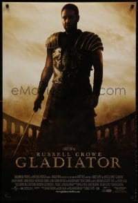 2b717 GLADIATOR DS 1sh 2000 Ridley Scott, cool image of Russell Crowe in the Coliseum!