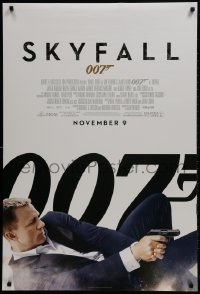 2b910 SKYFALL advance DS 1sh 2012 November 9 style, Daniel Craig as James Bond on back shooting gun!