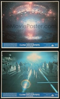 2d140 CLOSE ENCOUNTERS OF THE THIRD KIND S.E. 2 8x10 mini LCs 1980 Spielberg, the ship arriving!