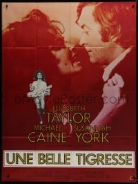 2f993 X Y & ZEE French 1p 1971 different c/u of Elizabeth Taylor & Michael Caine embracing!