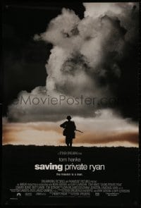2g774 SAVING PRIVATE RYAN DS 1sh 1998 Spielberg, Hanks, soldier on hill in front of clouds!