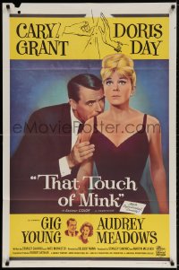 2p889 THAT TOUCH OF MINK 1sh 1962 great close up art of Cary Grant nuzzling Doris Day's shoulder!