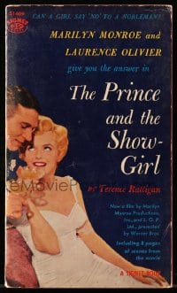2s914 PRINCE & THE SHOWGIRL paperback book 1957 the story with 8 pages of Marilyn Monroe images!
