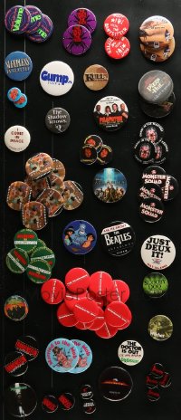 2y386 LOT OF 111 PIN-BACK BUTTONS 1990s-2000s great images from a variety of different movies!