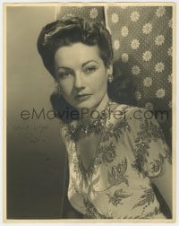 3d189 LYNN BARI signed deluxe 11x14 still 1946 close portrait in beaded blouse & cool necklace!