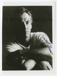 3d287 SCOTT GLENN signed 4x5 photo 1980s posed portrait in shadows with his arms crossed!