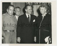3h238 DESPERATE HOURS 8.25x10 news photo 1954 Eleanor Roosevelt visits Humphrey Bogart & March!