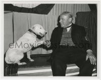 3h447 IT'S A DOG'S LIFE candid deluxe 8x10 still 1955 Edmund Gwenn shaking hands with bull terrier!