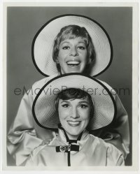 3h498 JULIE & CAROL AT LINCOLN CENTER TV 8.25x10.25 still 1971 Julie Andrews & Carol Burnett!