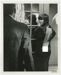 3h521 KLUTE 8x10 still 1971 Donald Sutherland by Jane Fonda with unzipped dress & butt showing!