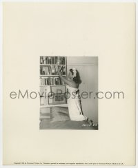 3h715 PAULETTE GODDARD 8x10 key book still 1948 looking through all the books she read at home!