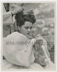 3h733 PRIDE & PREJUDICE deluxe candid 8x10 still 1940 Ann Rutherford getting hair done on location!