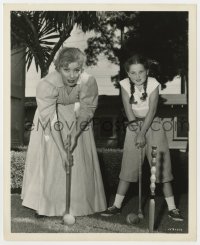 3h800 SCANDAL AT SCOURIE candid deluxe 8x10 still 1953 Greer Garson & Donna Corcoran enjoy croquet!