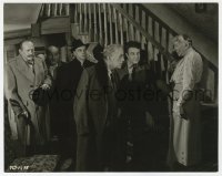 3h530 LADYKILLERS English 7.5x9.25 still 1955 Guinness & the gang tell Johnson cops want her too!