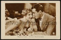 3m019 THELMA TODD/RICHARD BARTHELMESS German Ross postcard 1929 having drinks in a movie scene!
