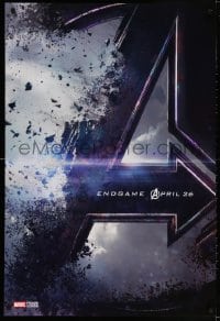 3r626 AVENGERS: ENDGAME teaser DS 1sh 2019 Marvel Comics, Hemsworth and huge cast, shattering logo!