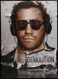 3w591 DEMOLITION French 1p 2016 great c/u of Jake Gyllenhaal wearing sunglasses & headphones!