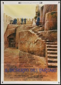 3w258 DESERT OF THE TARTARS Italian 1p 1976 cool artwork of soldiers defending desert fortress!