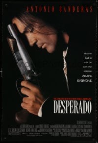 3z608 DESPERADO DS 1sh 1995 Robert Rodriguez, close image of Antonio Banderas with big gun!