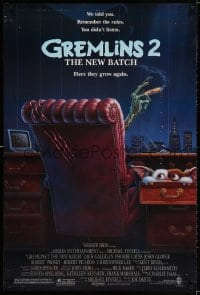 3z672 GREMLINS 2 DS 1sh 1990 great Winters artwork of Gremlin in executive chair!