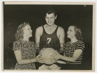 4d169 BETTY GRABLE/HANK LUISETTI/ELEANORE WHITNEY 6x8 news photo 1938 from Campus Confessions!