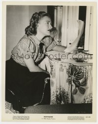 4d194 BODYGUARD  8x10.25 still 1948 close up of Priscilla Lane at home reading papers!