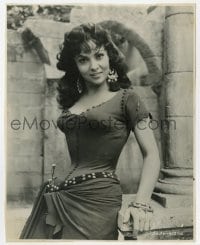 4d491 HUNCHBACK OF NOTRE DAME  7.75x9.5 still 1956 c/u of sexy Gina Lollobrigida as Esmerelda!