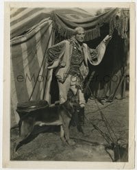 4d599 LAW OF THE LAWLESS  8x10.25 still 1923 Charles de Roche & Beneva the police dog actor!