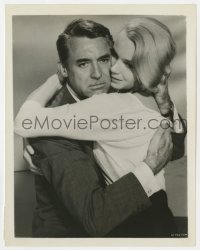 4d717 NORTH BY NORTHWEST  8x10 still 1959 best portrait of Cary Grant & Eva Marie Saint embracing!